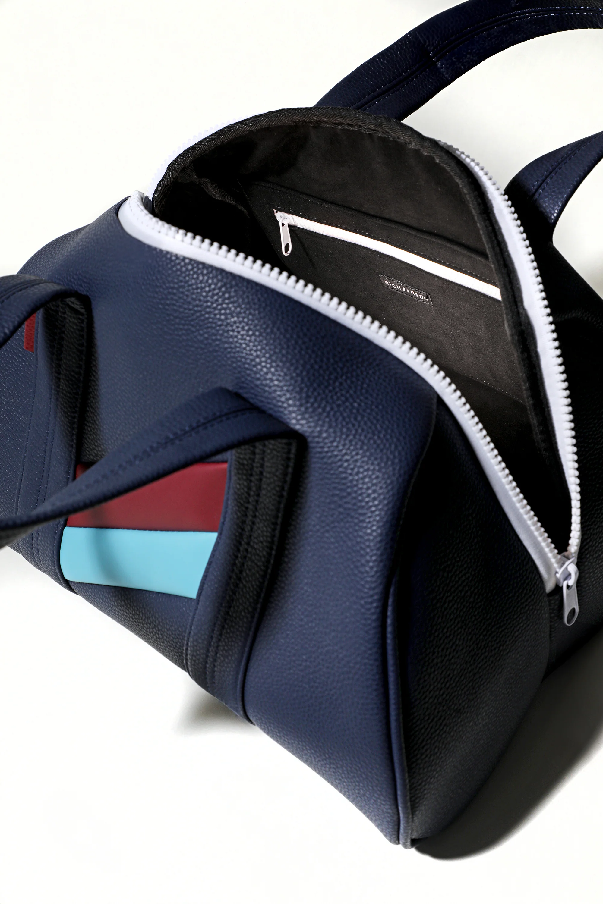 THE BAG - Image 11